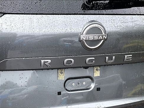 Used 2025 Nissan Rogue SV AWD/4WD image 27