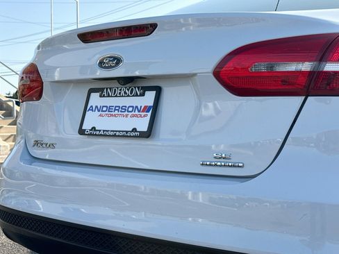 Used 2015 Ford Focus SE w/ SE Cold Weather Package FWD image 6