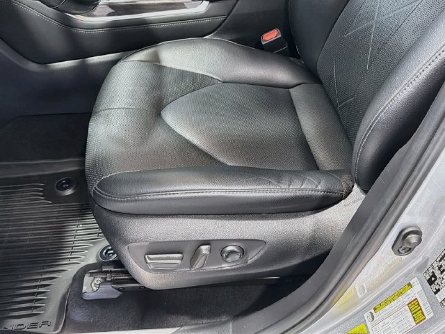Used 2022 Toyota Highlander Platinum AWD/4WD image 18