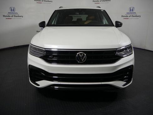 Used 2024 Volkswagen Tiguan SE R-Line AWD/4WD image 2