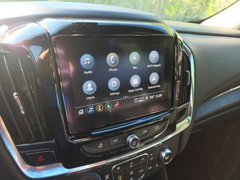Used 2023 Chevrolet Traverse RS FWD image 21