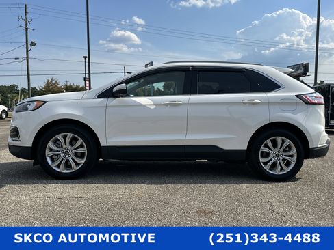 Used 2023 Ford Edge Titanium image 2