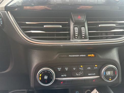 Used 2020 Ford Escape SE FWD image 20
