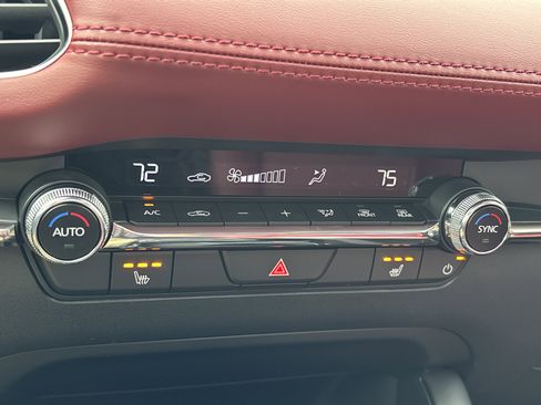 New 2026 MAZDA MAZDA3 2.5 S Hatchback w/ Premium Pkg image 32