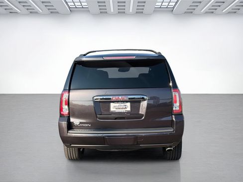 Used 2017 GMC Yukon Denali AWD/4WD image 7