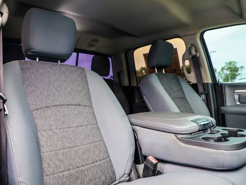 Used 2019 RAM 1500 Big Horn AWD/4WD image 14