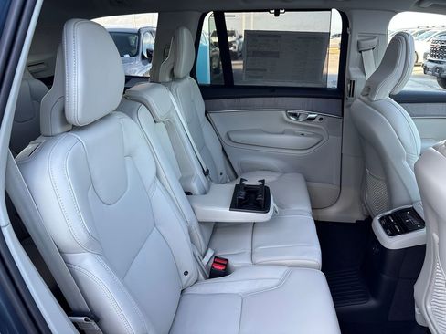 New 2026 Volvo XC90 T8 Ultra w/ Protection Package Premier image 16