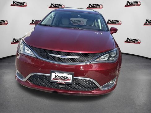 Used 2017 Chrysler Pacifica Touring-L Plus w/ Advanced Safetytec Group FWD image 2