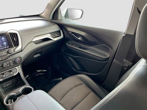 Used 2024 GMC Terrain SLT w/ LPO, Floor Liner Package image 22