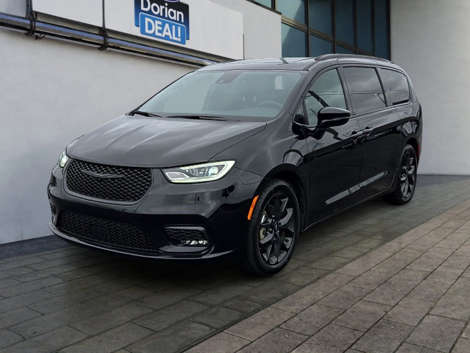 Used 2025 Chrysler Pacifica Limited FWD image 7