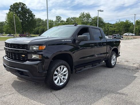 Used 2020 Chevrolet Silverado 1500 Custom w/ Custom Value Package AWD/4WD image 1