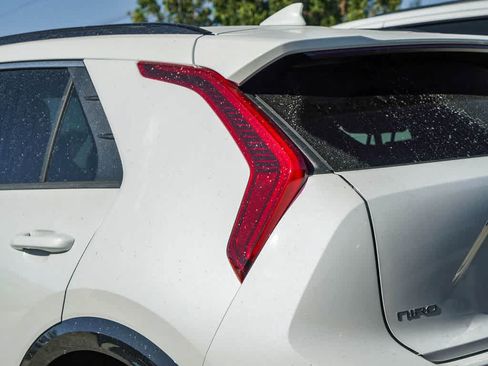 Used 2024 Kia Niro Wind FWD image 15