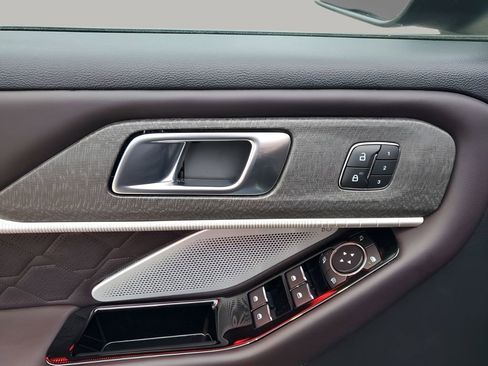 Used 2025 Ford Explorer Platinum w/ LUX Leather Package image 27