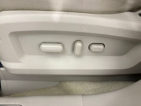 Used 2013 Lincoln MKX FWD image 14