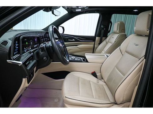 Used 2023 Cadillac Escalade Premium Luxury w/ Performance Package image 37