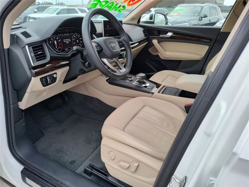 Used 2019 Audi Q5 Prestige w/ Prestige Package image 2