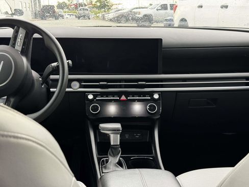 Used 2025 Hyundai Santa Cruz SEL FWD image 5