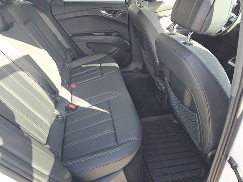 Used 2023 Audi Q4 e-tron Premium Plus image 5