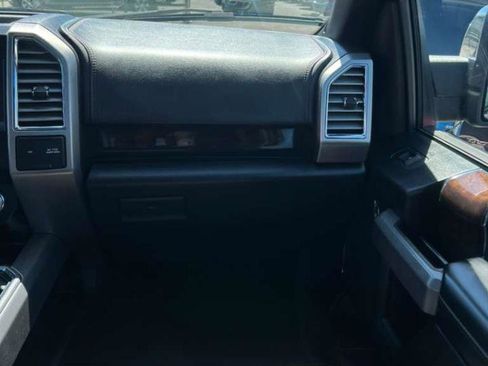 Used 2015 Ford F150 Platinum w/ Equipment Group 701A Luxury AWD/4WD image 25