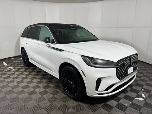Certified 2025 Lincoln Aviator Black Label AWD/4WD image 7