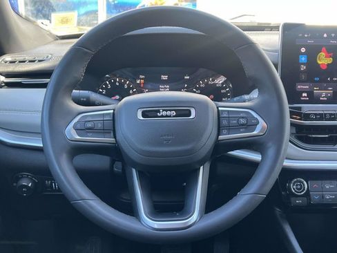 Used 2025 Jeep Compass Limited AWD/4WD image 12