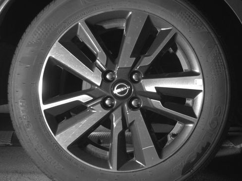 Used 2025 Nissan Versa SV FWD image 18