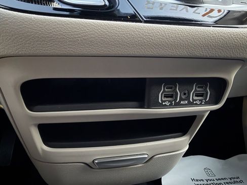 Used 2023 Chrysler Pacifica Touring-L image 20