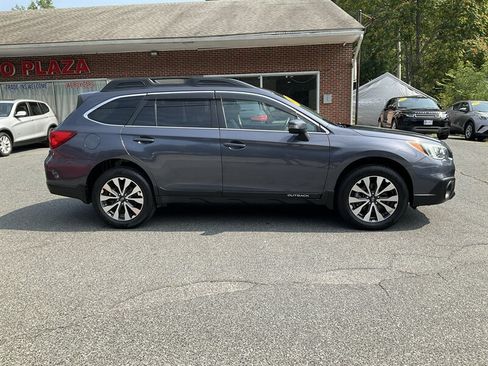 Used 2015 Subaru Outback 2.5i Limited AWD/4WD image 4