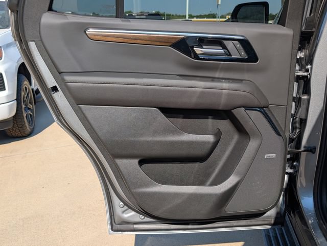New 2026 Chevrolet Tahoe High Country AWD/4WD image 9