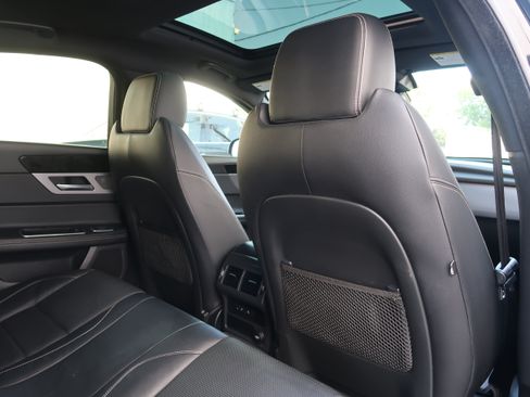 Used 2016 Jaguar XF R-Sport RWD image 40