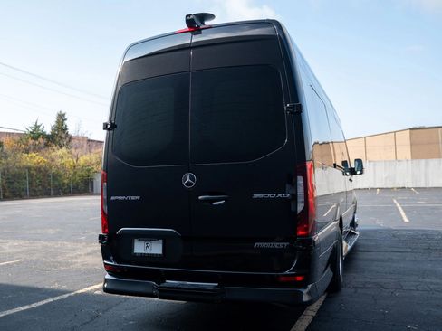 Used 2024 Mercedes-Benz Sprinter 3500 image 11