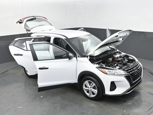 Certified 2025 Nissan Kicks Play S image 37