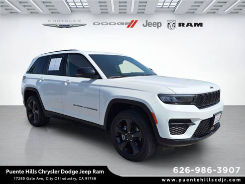Certified 2024 Jeep Grand Cherokee Altitude AWD/4WD image 1