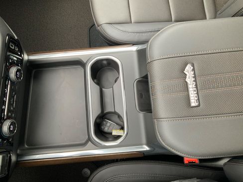 New 2026 Chevrolet Silverado 2500 High Country w/ High Country Premium Package AWD/4WD image 27