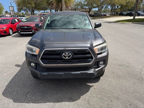Used 2016 Toyota Tacoma SR5 w/ SR5 Appearance Package (SN) image 13