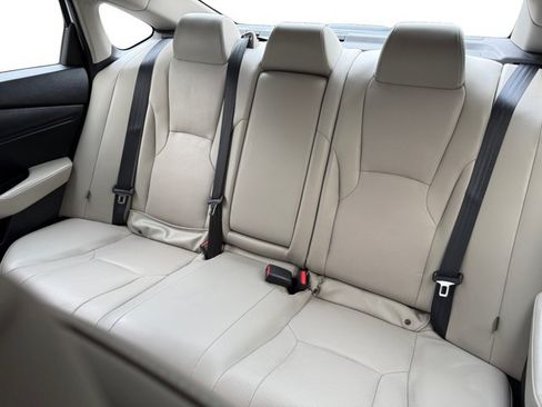 Used 2024 Honda Accord Touring image 11