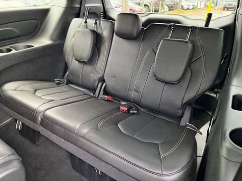 New 2026 Chrysler Pacifica Select image 24
