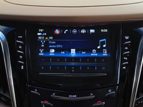 Used 2017 Cadillac Escalade Platinum AWD/4WD image 17