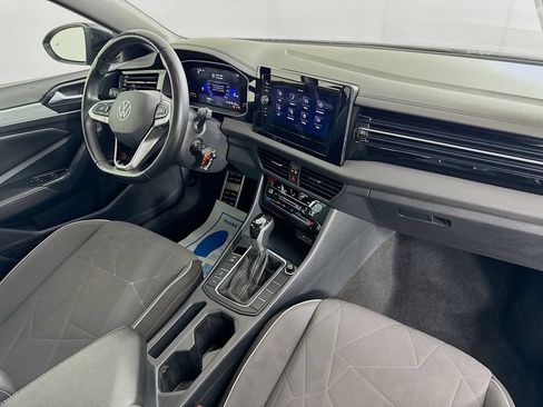 Used 2025 Volkswagen Jetta Sport FWD image 34