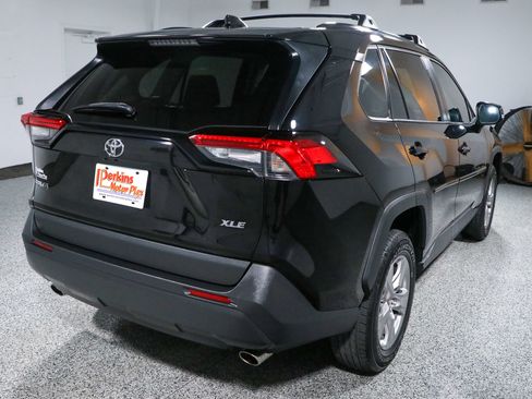 Used 2022 Toyota RAV4 XLE w/ Convenience Package FWD image 7