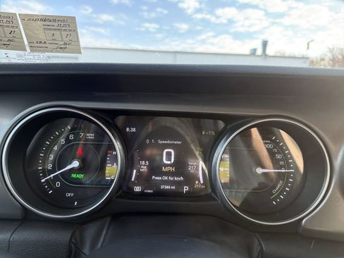 Used 2023 Jeep Wrangler Unlimited Rubicon 4xe w/ Cold Weather Group AWD/4WD image 23