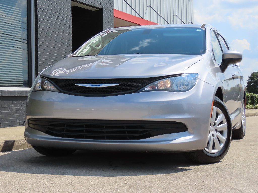 Used 2018 Chrysler Pacifica L FWD image 8
