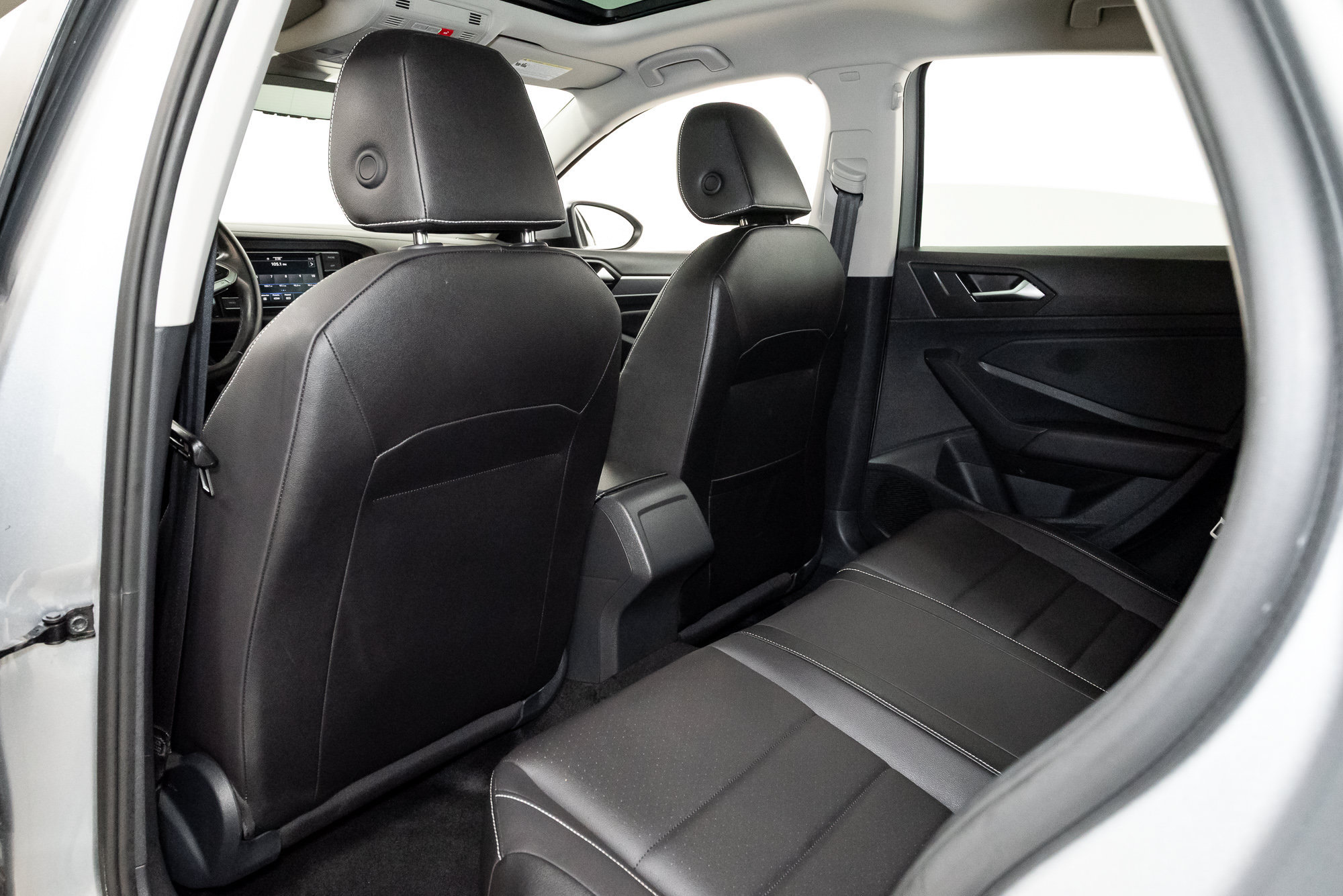 Used 2024 Volkswagen Jetta SE w/ Panoramic Sunroof Package FWD image 24