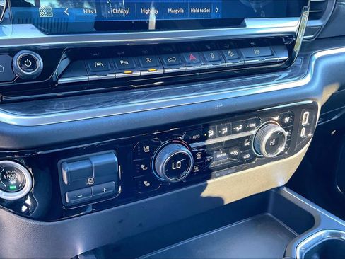 Used 2022 Chevrolet Silverado 1500 LTZ w/ LTZ Premium Package image 35