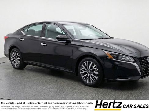 Used 2025 Nissan Altima 2.5 SV FWD image 1