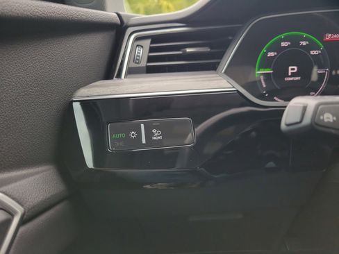 Used 2024 Audi Q8 e-tron Prestige w/ Prestige Package image 31