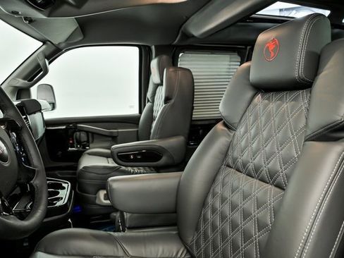 New 2025 GMC Savana 2500 Extended w/ Driver Convenience Package image 7