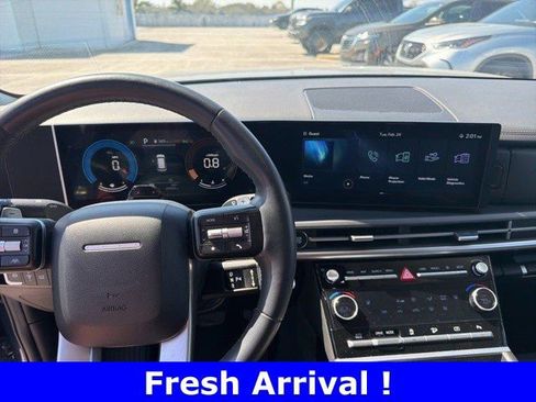 Used 2025 Hyundai Santa Fe SEL image 8