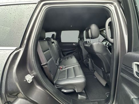 Certified 2021 Jeep Grand Cherokee Laredo RWD image 16