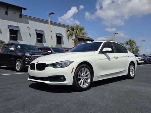 Used 2017 BMW 320i xDrive Sedan AWD/4WD image 2